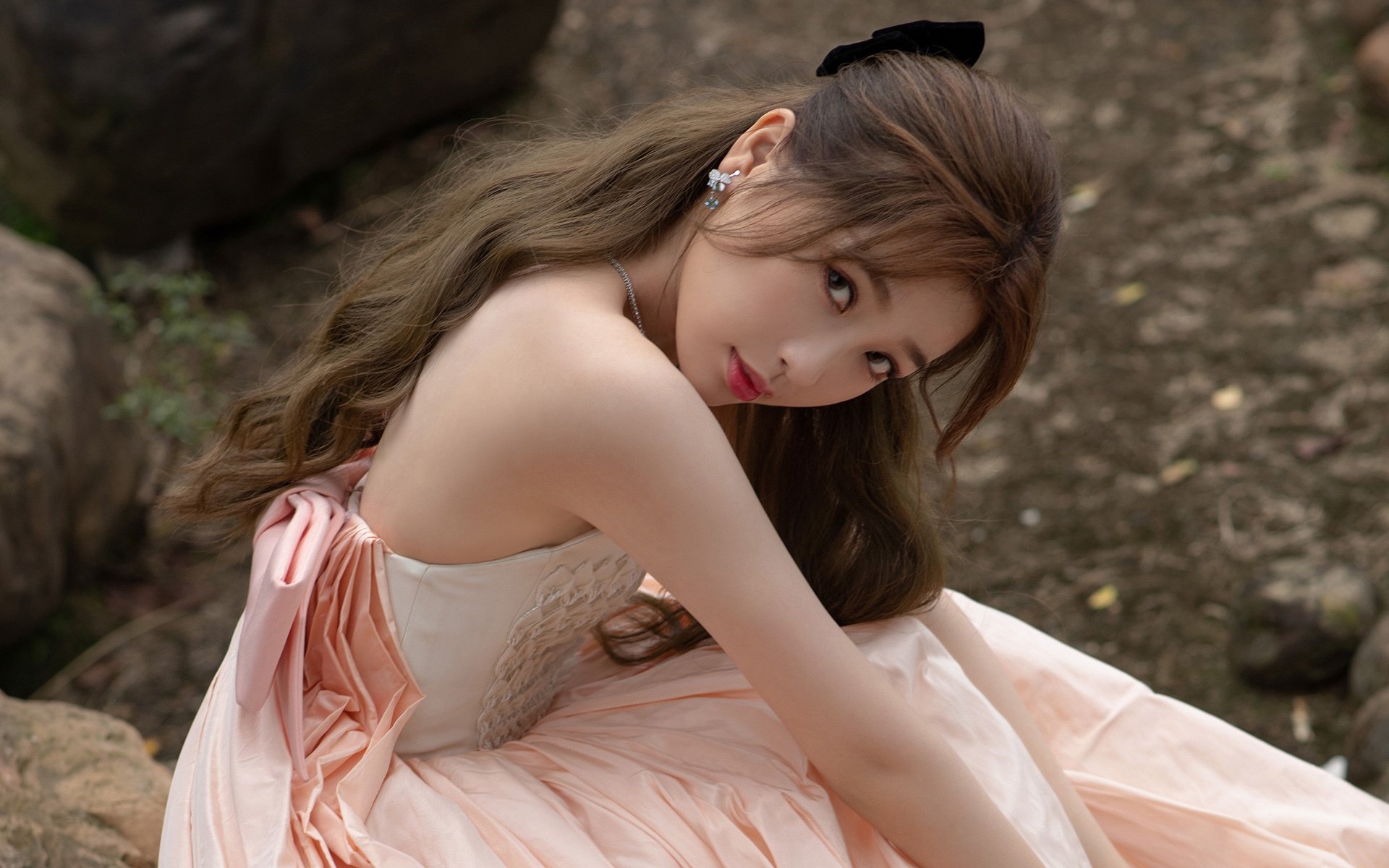 中国反曲弓女队在射箭世界杯韩国站获得团体银牌，国内竞技反曲弓比赛